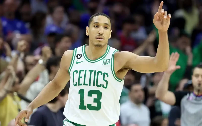 Malcolm Brogdon aposenta