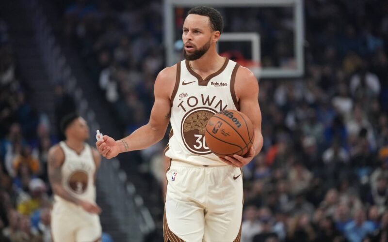 Curry lesão joelho Warriors