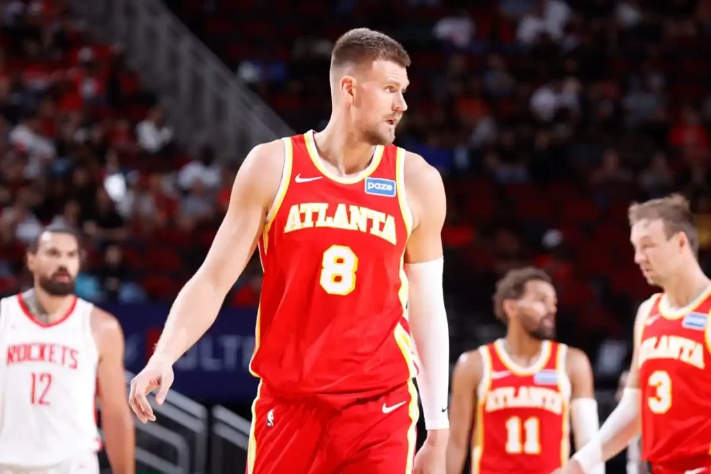 Draymond Green Porzingis Warriors