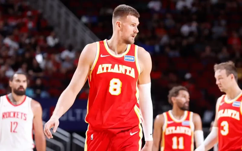 Draymond Green Porzingis Warriors