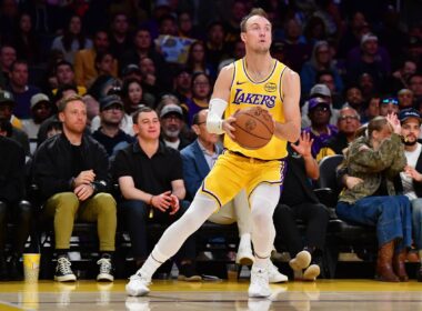 LeBron Luke Kennard Lakers