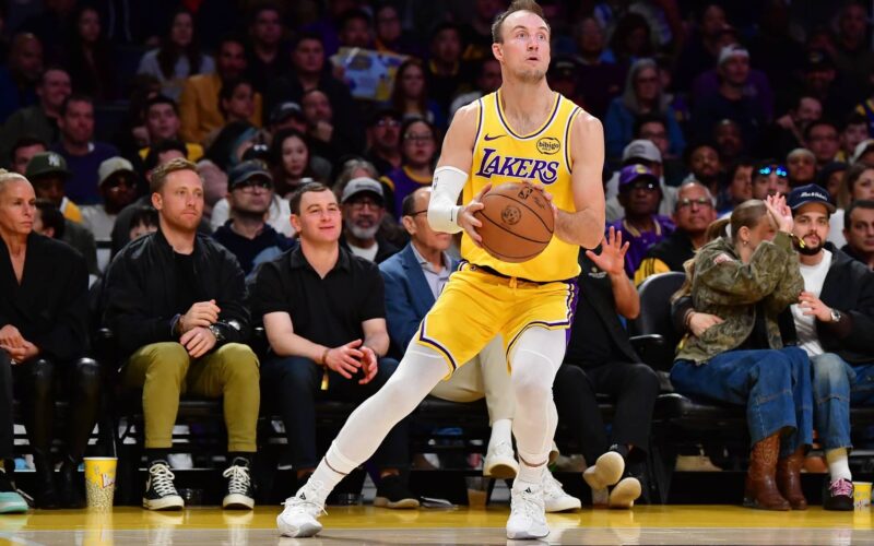 LeBron Luke Kennard Lakers
